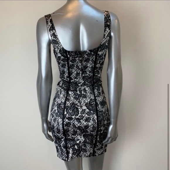Guess dress - Picture 10 of 10